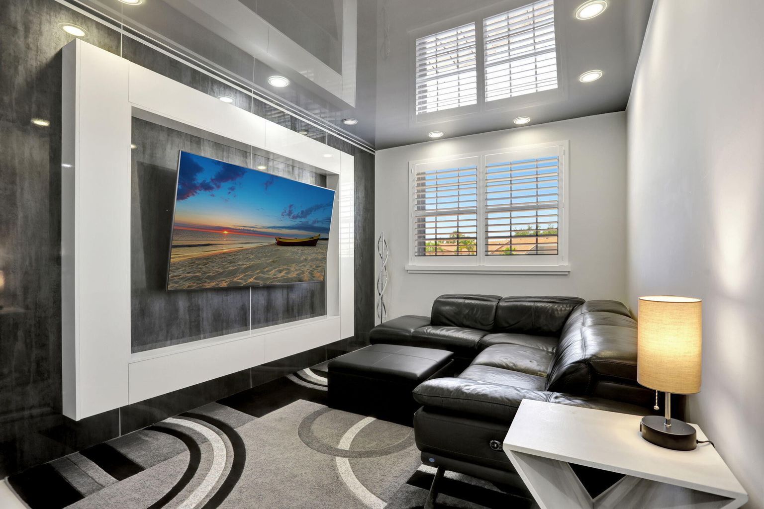 Building Photo - 6584 Villa Sonrisa Dr