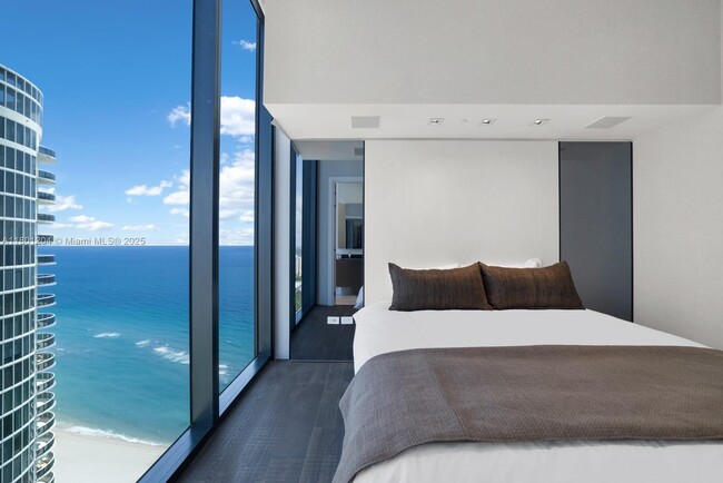 Building Photo - 17141 Collins Ave