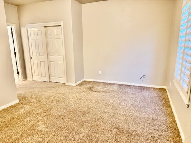Building Photo - Beautiful one story stone home in Estates at Settlers Park