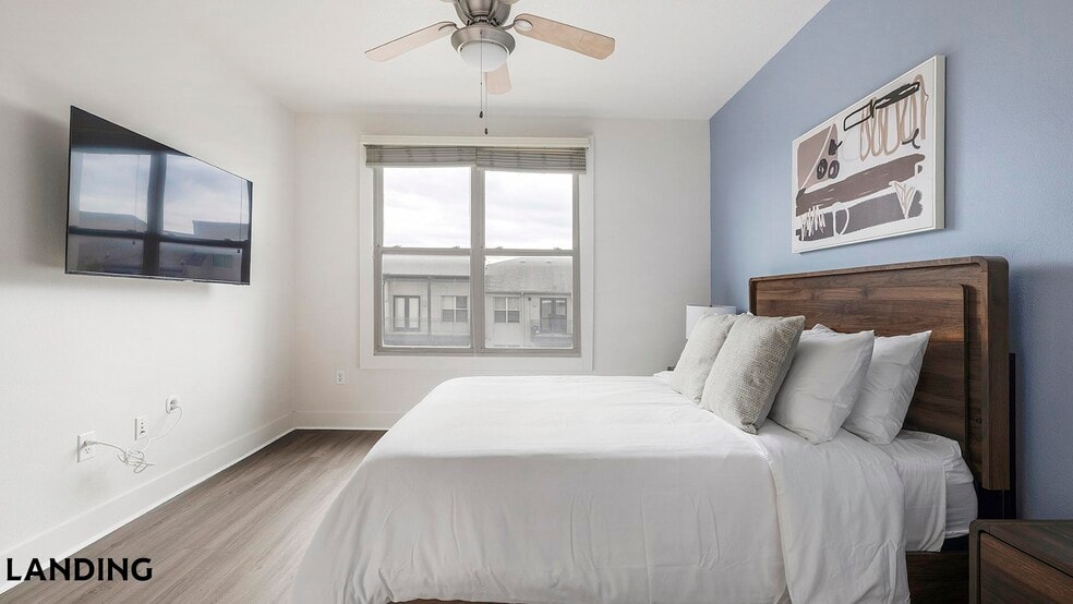 Building Photo - 810 W St Johns Ave