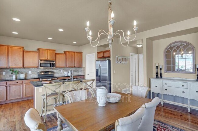 Building Photo - 10744 Echo Canyon Dr