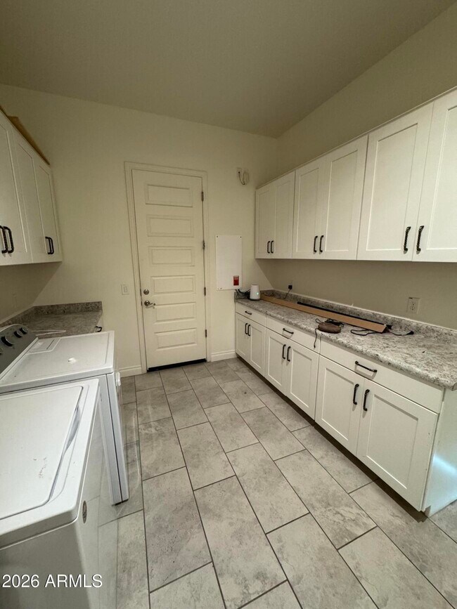 Building Photo - 5221 S Excimer