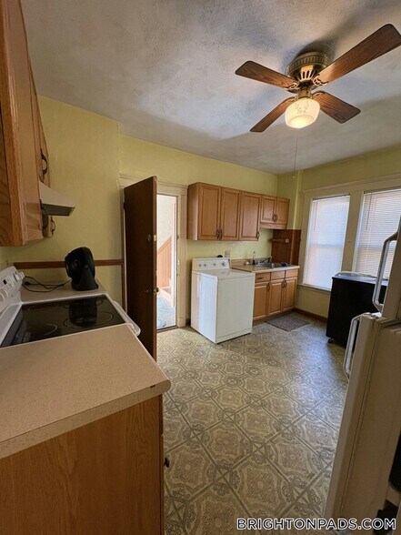 Building Photo - 62 Union St