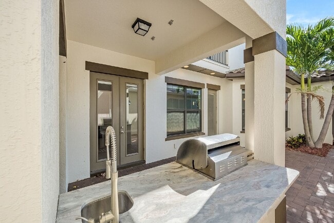 Building Photo - Live in the gorgeous, desirable Arrivas Vi...