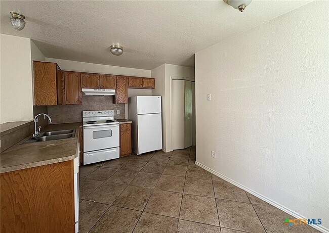 Building Photo - 4100 Pilgram Dr