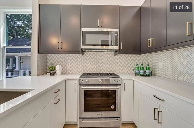 Building Photo - 454 Calhoun St NW