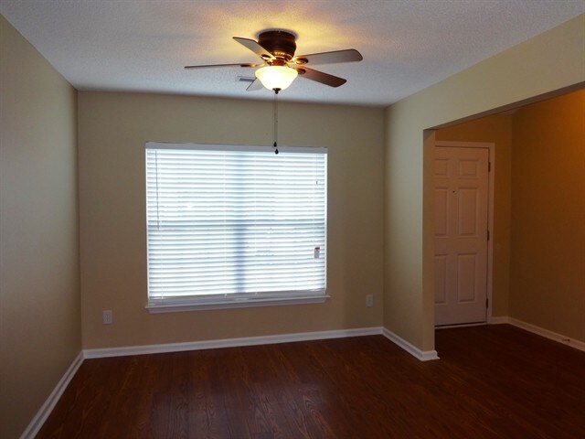 Building Photo - 5018 Thornton Dr