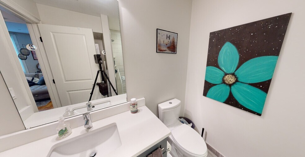 Building Photo - 166 Hampshire St