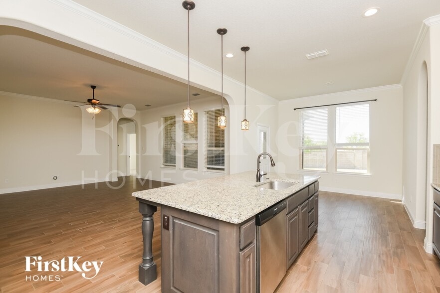 Building Photo - 15229 Holly Bay Ct