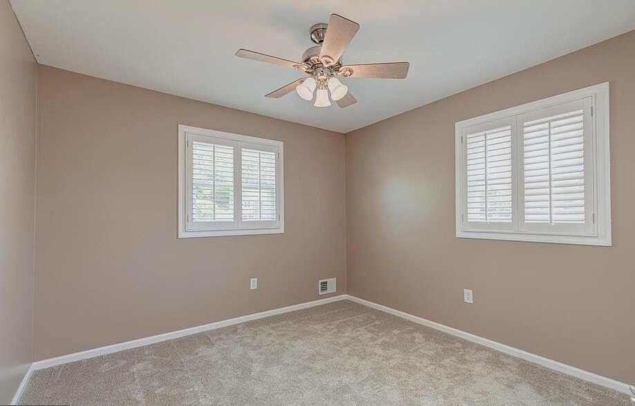 Building Photo - 6510 Carriage Dr