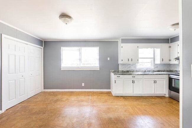 Building Photo - 1032 Taylors Mill Rd