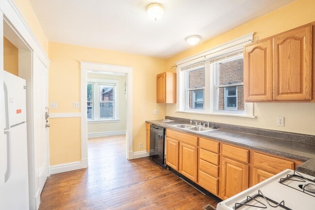 Building Photo - 1115 Edward Terrace