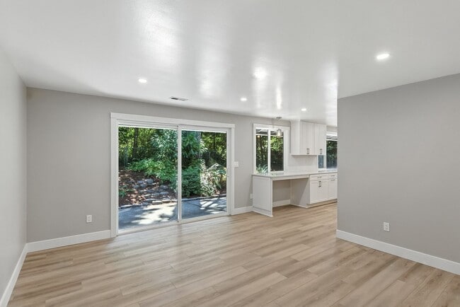 Building Photo - Beautifully Remodeled One Level 3 Bedroom,...