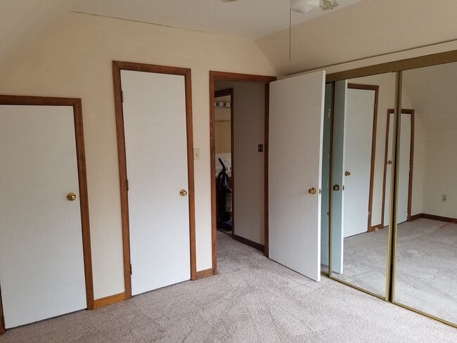 Building Photo - 4 bedroom home on cul-de-sac