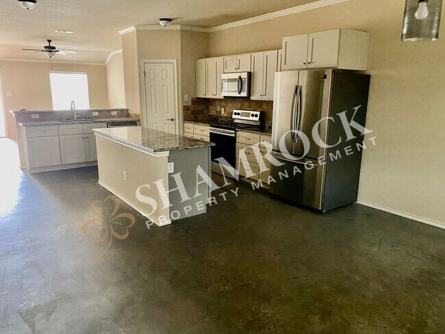 Building Photo - Foxborough Duplex