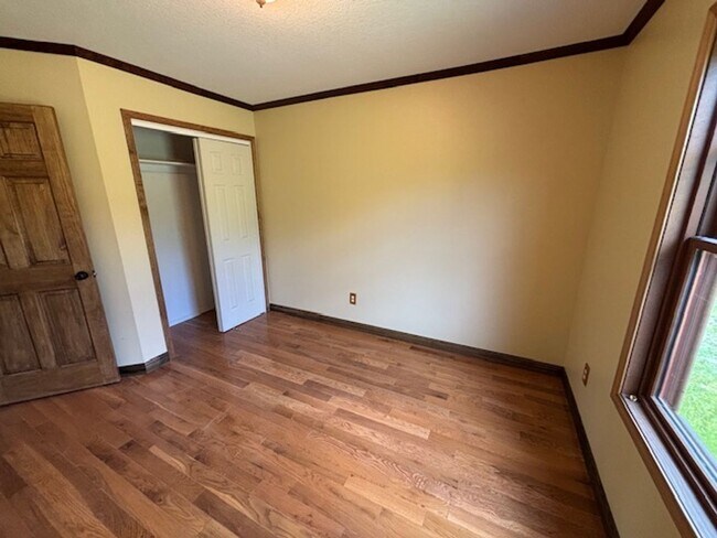 Building Photo - Stunning 3-Bed, 2.5-Bath Country Home on 3...