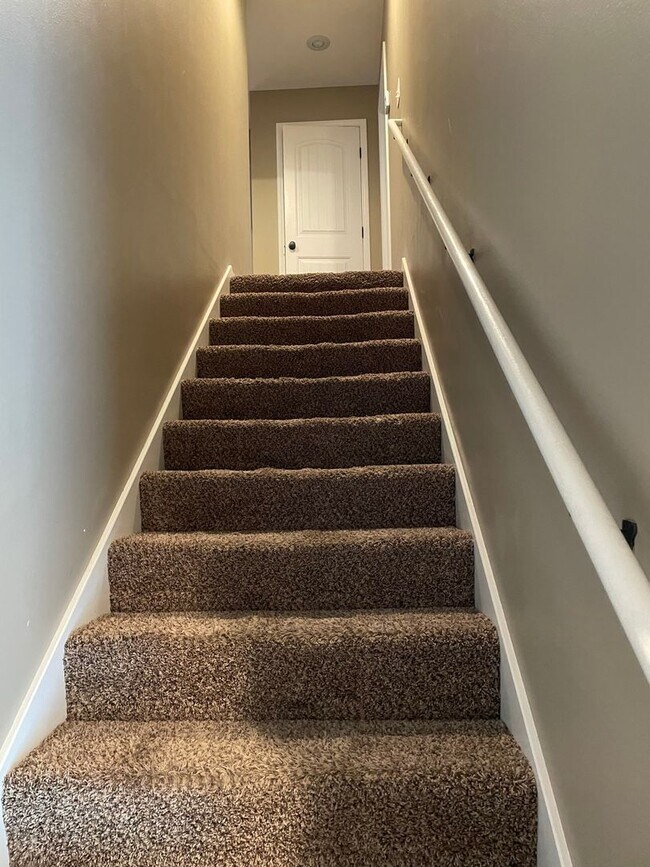 Building Photo - Beautiful all brick 4 bedroom home!