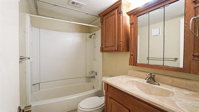 Building Photo - 2505 Wedglea Dr