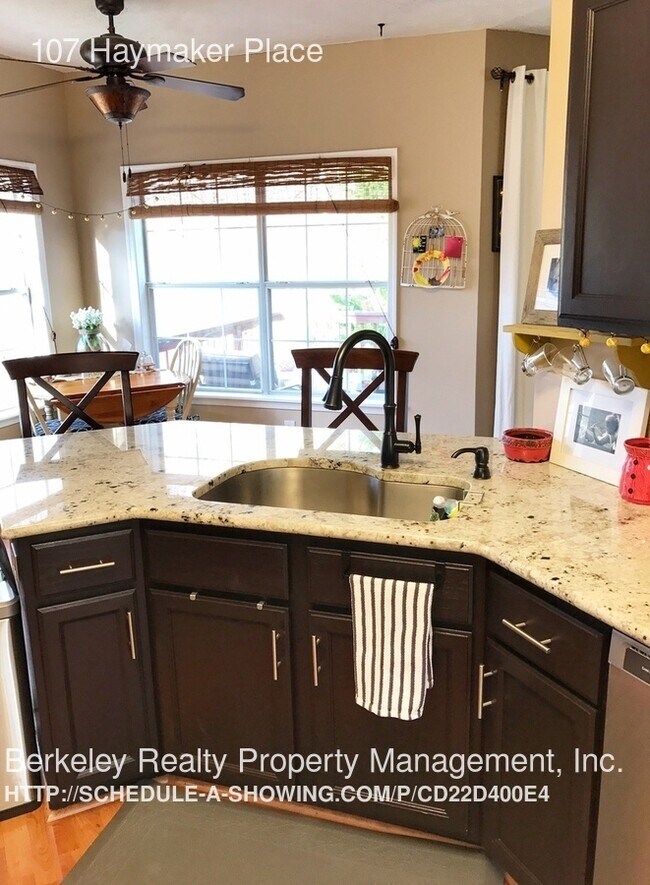 Building Photo - 107 Haymaker Place