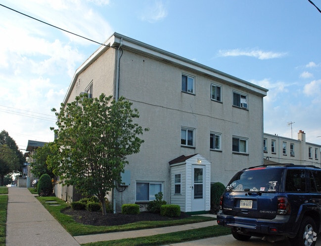 Building Photo - Forrest Court Apartments