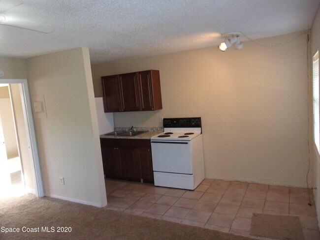 Building Photo - 1711 Dixon Blvd
