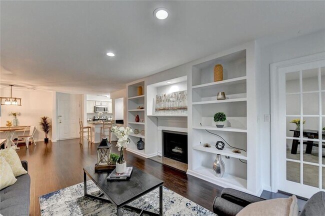 Building Photo - 2 Bedroom 2 Bath in Buckhead