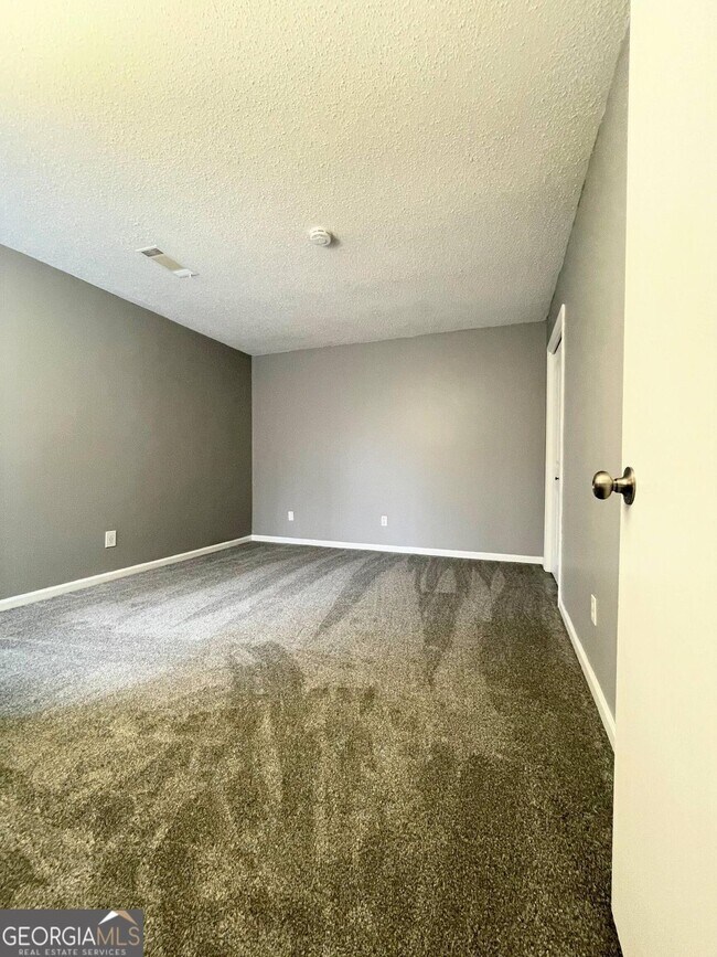 Building Photo - 94 Cobblestone Creek