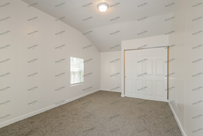 Building Photo - 30 Highland Dr