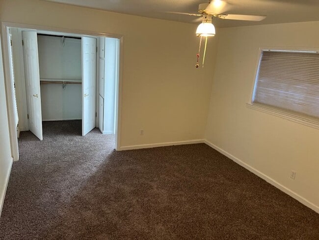 Building Photo - HOUSE