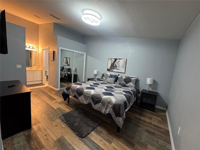 Building Photo - 2802 Club Cortile Cir