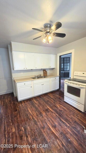 Building Photo - 117 E Green St