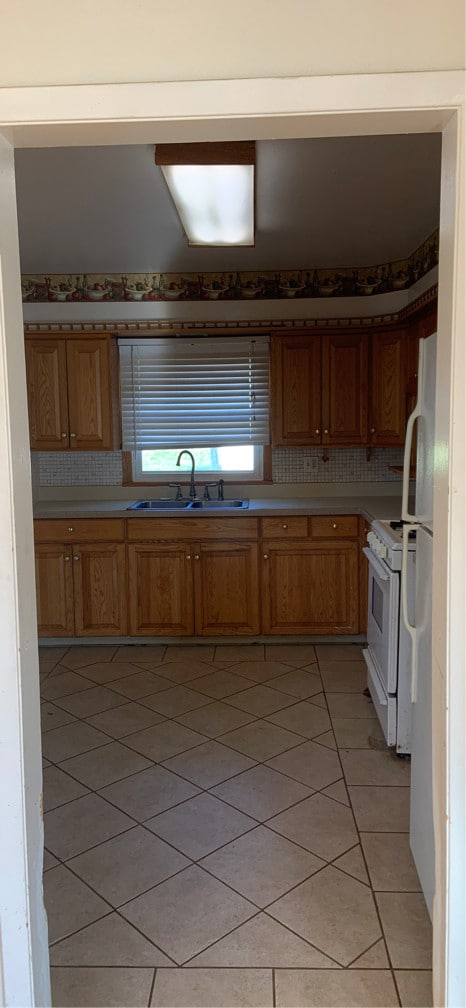 Building Photo - 623 Tiffany Dr