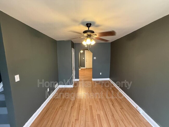 Building Photo - 3844 Elmley Ave