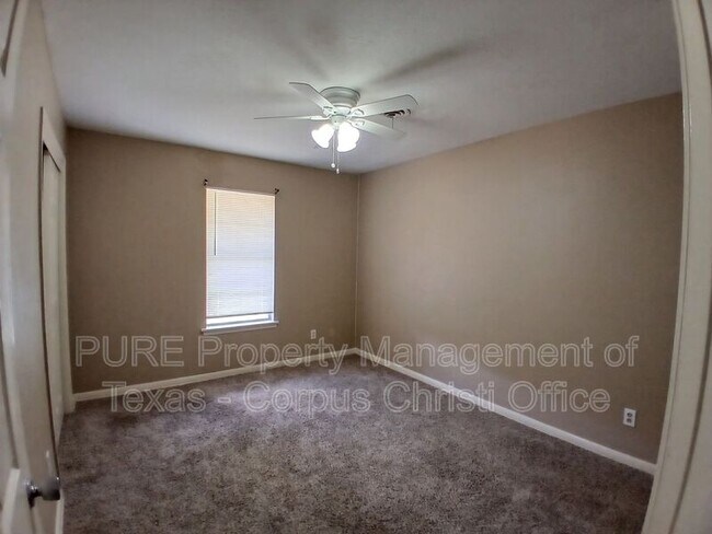 Building Photo - 10745 Kingwood Dr