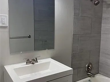 Building Photo - 1405 Columbia Ave