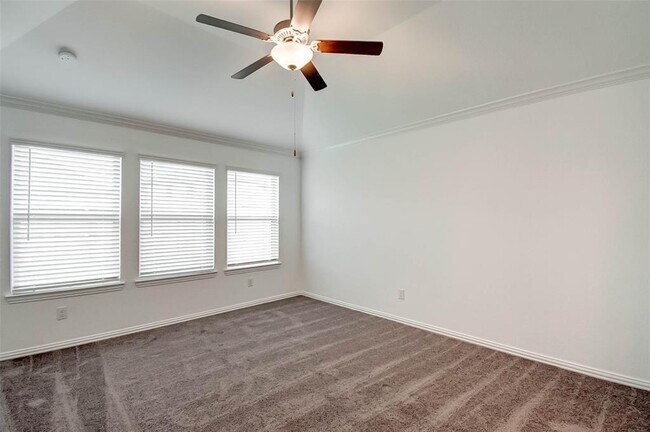 Building Photo - 2323 Green Kale Dr