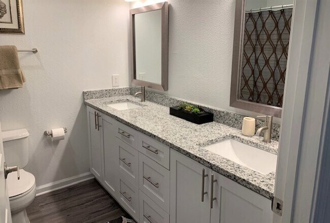 Building Photo - 5028 Gardner Dr