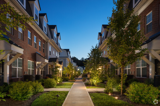 Building Photo - Estling Village