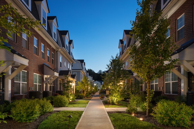 Building Photo - Estling Village
