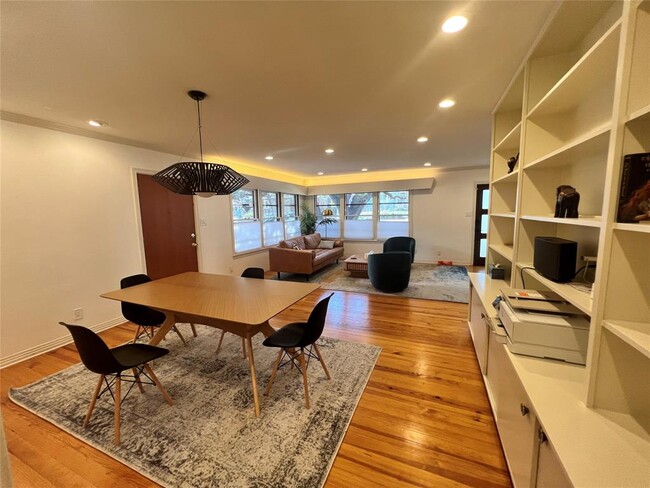 Building Photo - 1511 Chelsea Ln