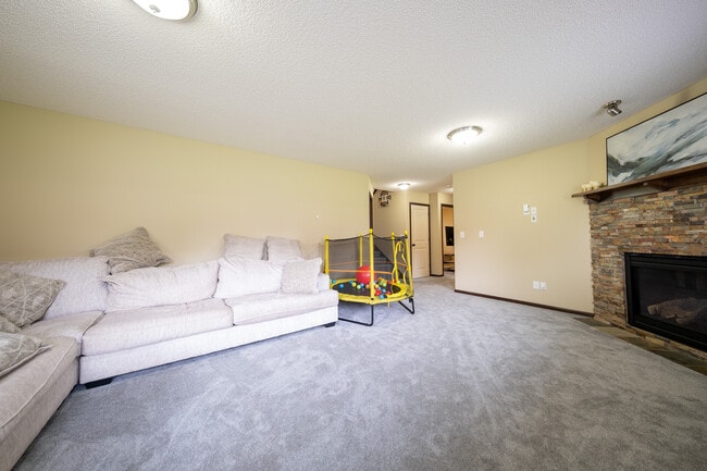 Building Photo - 1635 Breton St