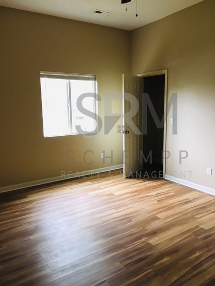 Building Photo - 421 S 27th St