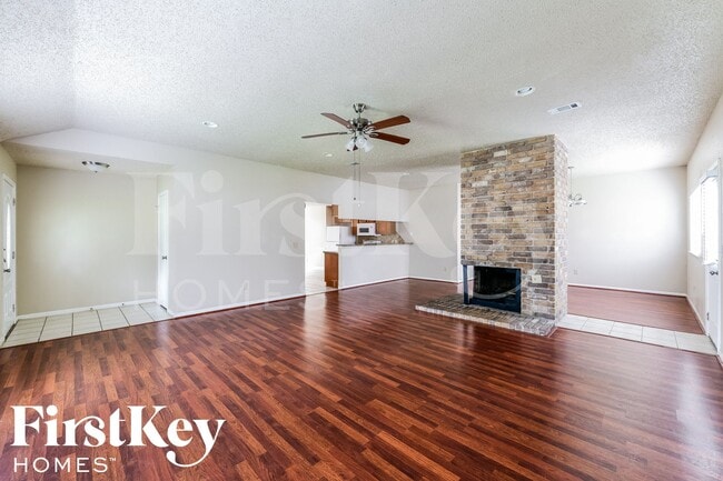 Building Photo - 21407 Highland Knolls Dr