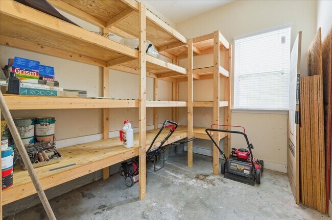 Building Photo - Welcome to Your Ideal Home: Where Luxury a...