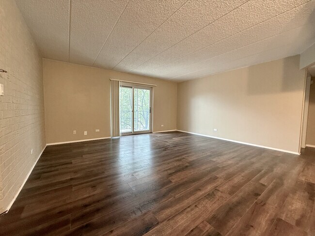Building Photo - 3851 N Parkway Dr