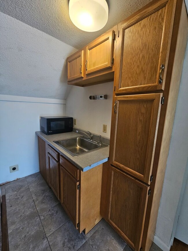 Building Photo - 120 Luther Ave