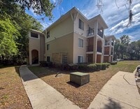 Building Photo - 3921 SW 34th St
