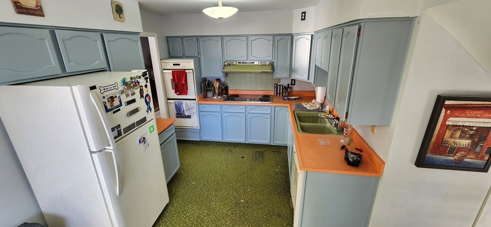 Kitchen - 1573 S Eaton St