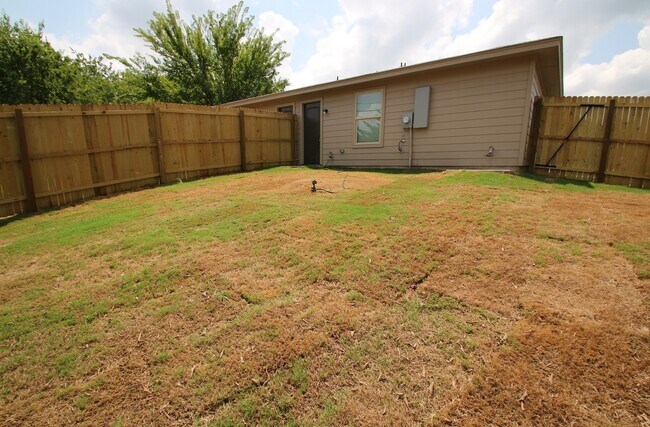 Building Photo - 8032-8034 Arbor