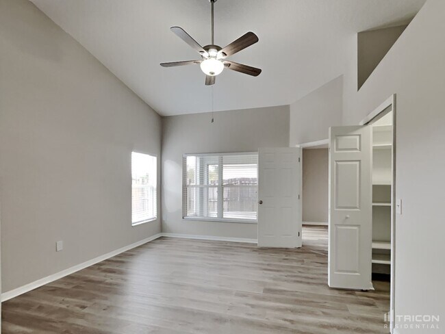 Building Photo - 14232 Colonial Lakes Dr